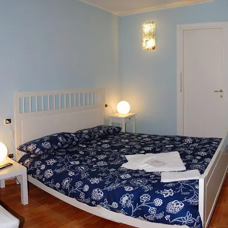 Hotel Adria מלון