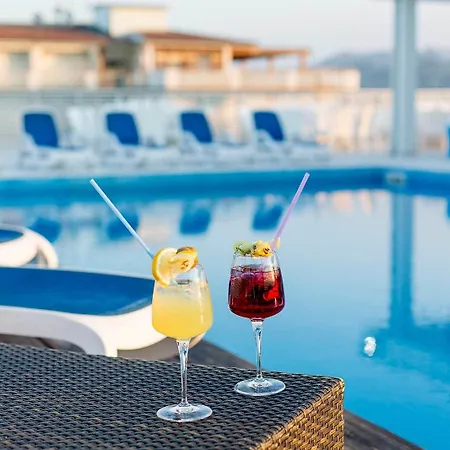 Hotel Adria 3* אלבה אדריאטיקה