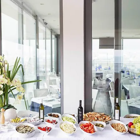 Hotel Adria מלון 3*