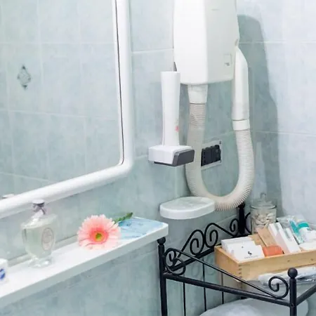 Hotel Adria מלון 3*