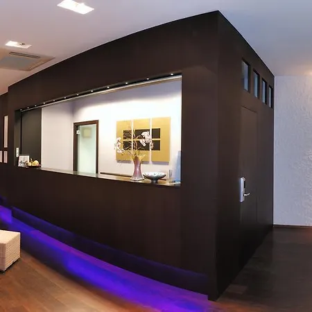 Hotel Adria מלון