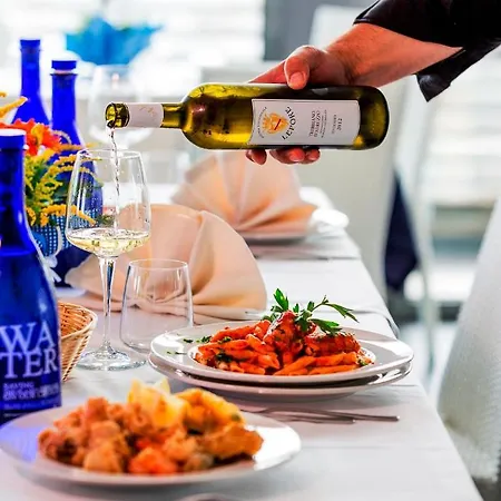 Hotel Adria מלון 3*